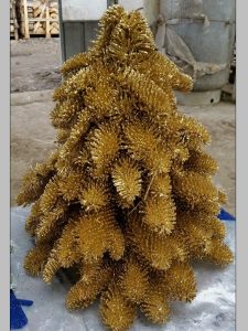 Sapin reconstitué avec branches de Nobilis naturel peint en couleur or