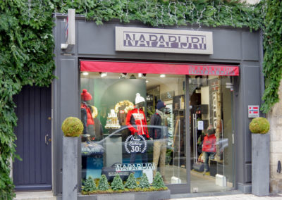 décor-facade-Napapijiri-Larochelle