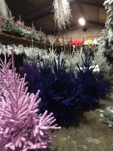 sapin floqué couleur bleu et rose